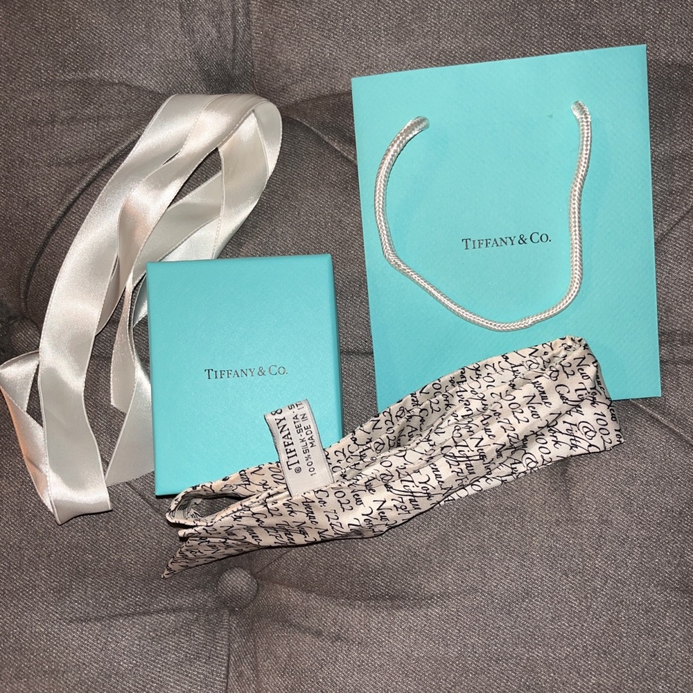 Tiffany and co. Hair scarf neck scarf Tiffany notes white black script